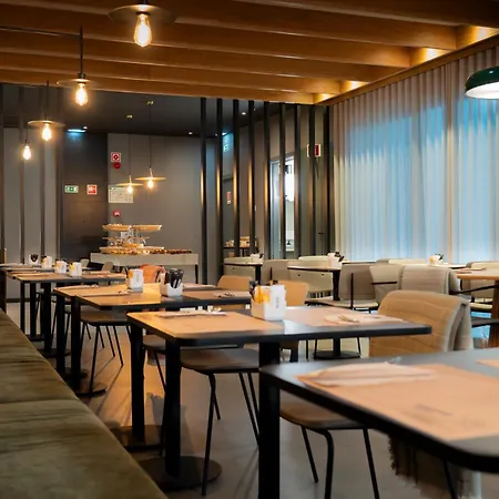 Acta The Clover ホテル ポルト