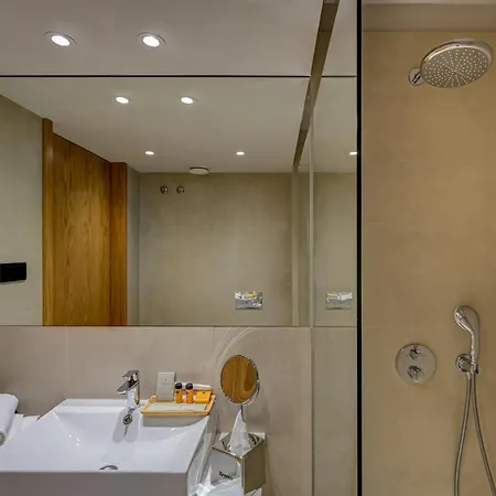 Acta The Clover Hotel