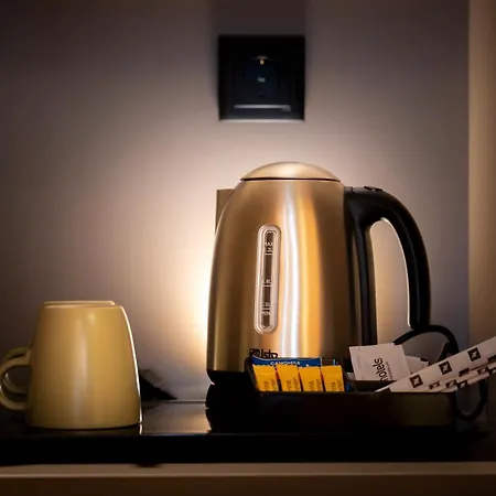 Acta The Clover Szálloda