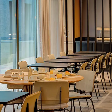 Hotel Acta The Clover Porto