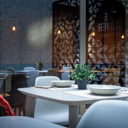 Acta The Clover Hotel 4*