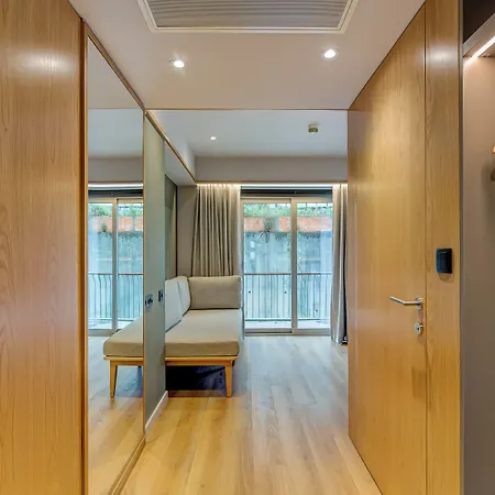 Acta The Clover Hotel 4*