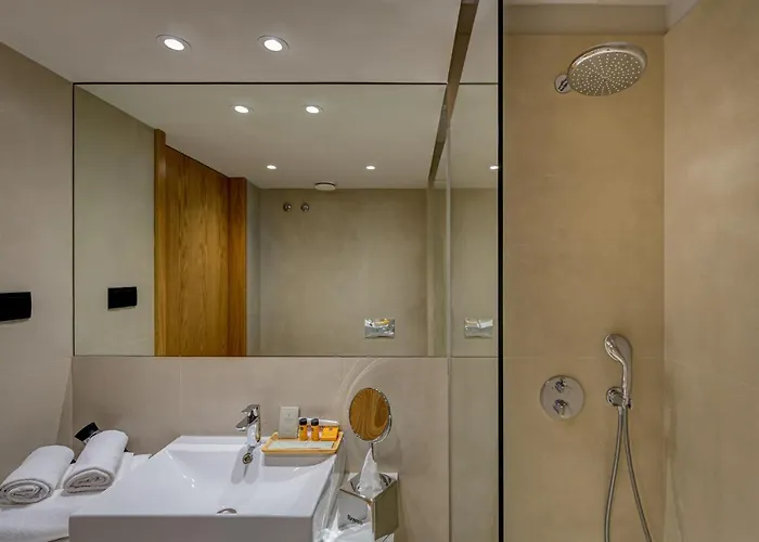 Acta The Clover Otel