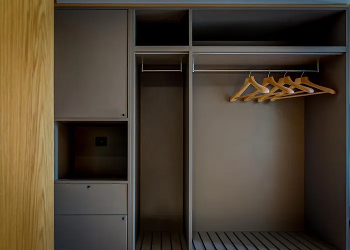 Hotel Acta The Clover 4*