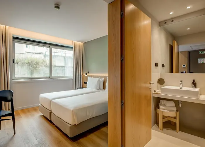 Acta The Clover Otel Porto