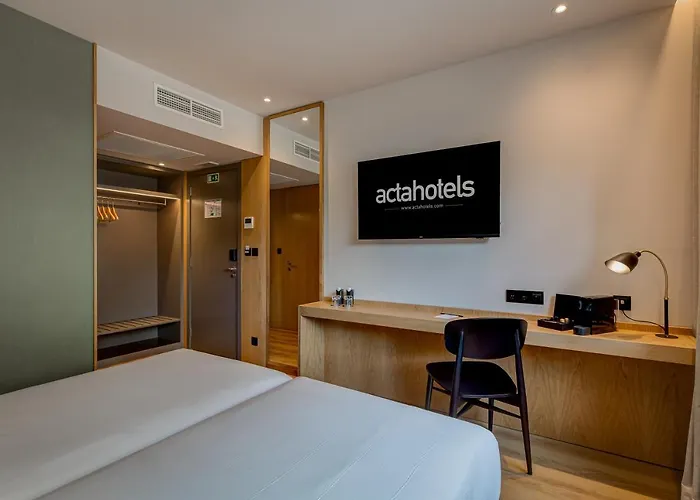 Acta The Clover Otel 4*