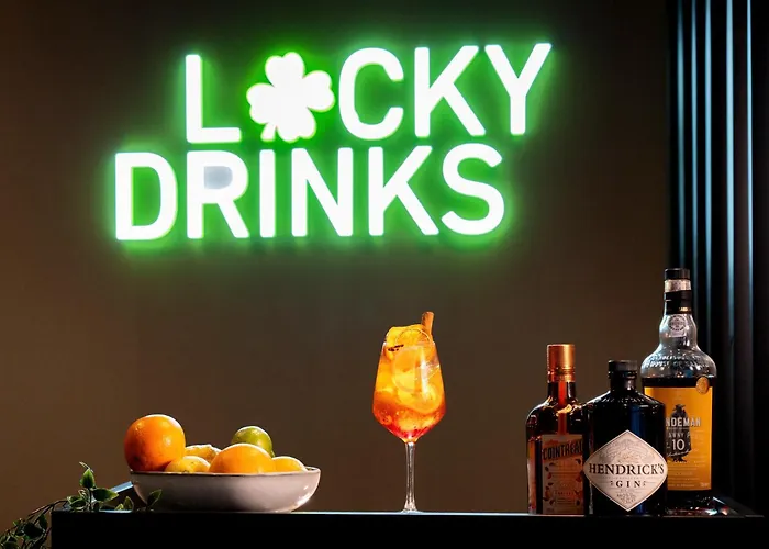 Acta The Clover Porto