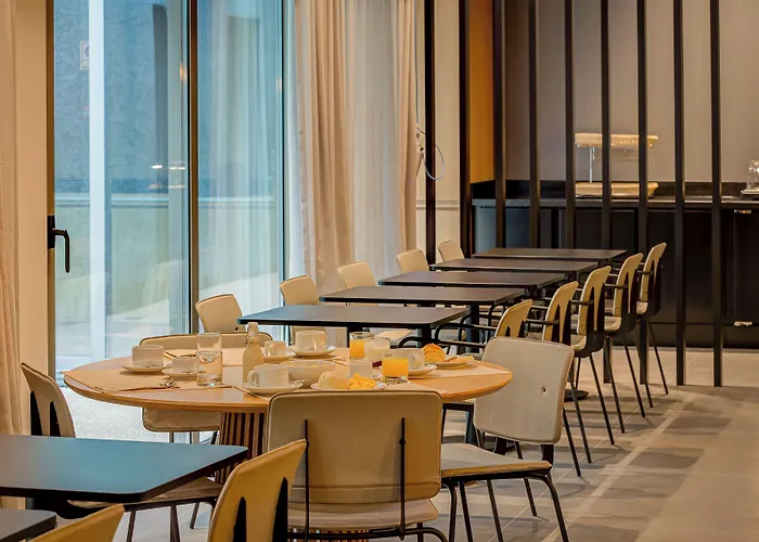 Hotel Acta The Clover Oporto