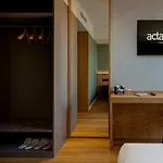 Hotell Acta The Clover Oporto