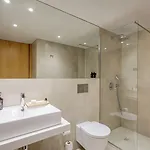 Hotell Acta The Clover Oporto