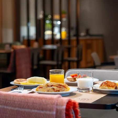 Hotel Acta The Clover