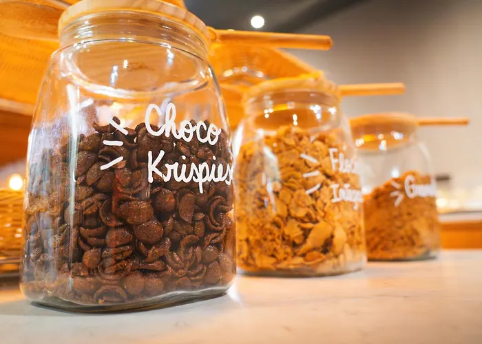 Acta The Clover Hotell