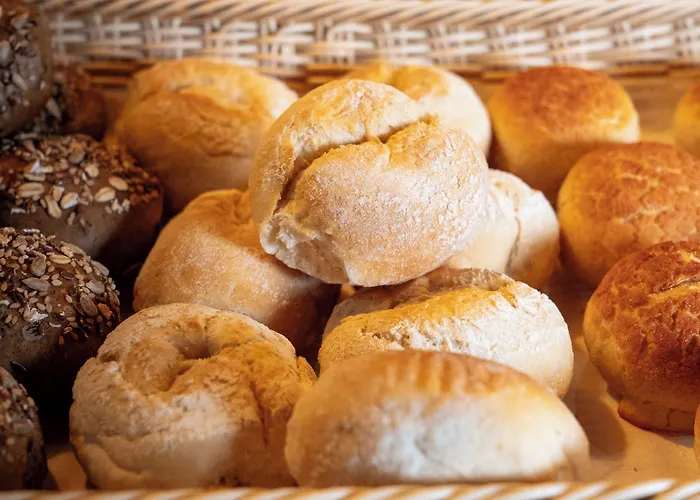 Hotell Acta The Clover Oporto