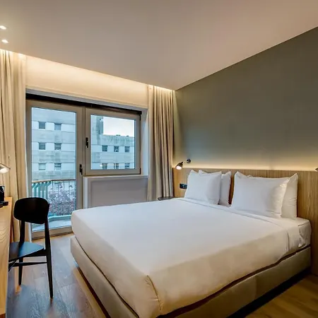 Acta The Clover 4* Порту