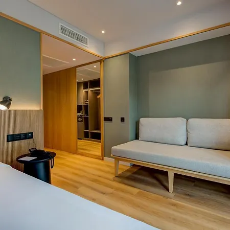 Acta The Clover Otel Porto