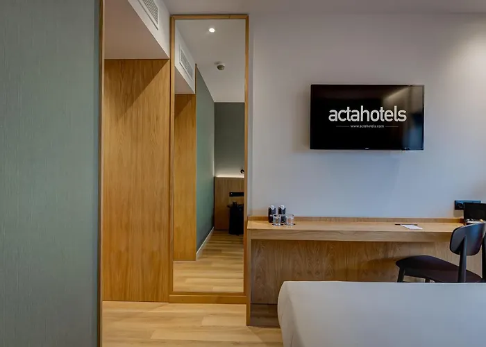 Acta The Clover Hotel