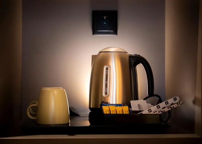 Acta The Clover Hotel