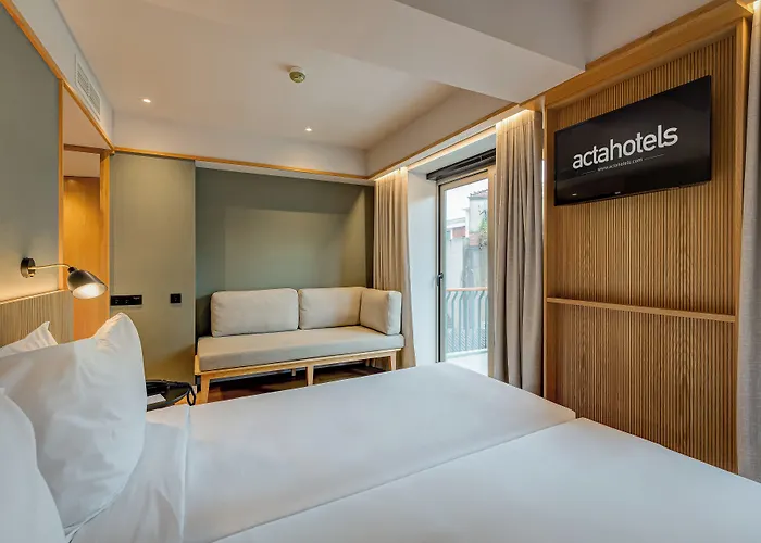 Acta The Clover Hotel Oporto